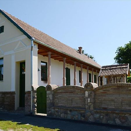 Zengoalja Vendeghaz Otel Erzsébet Dış mekan fotoğraf